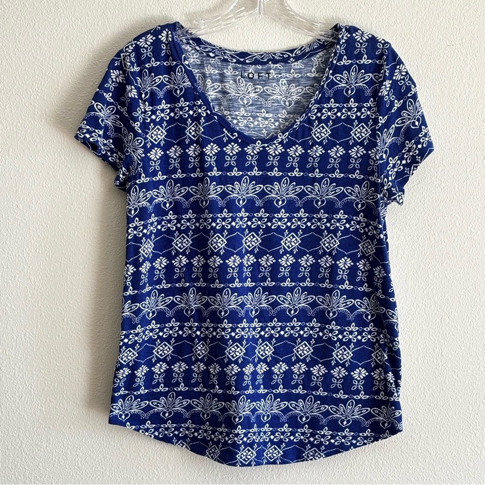 LOFT Women's Navy and White Patterned Short Sleeve Top Size Medium